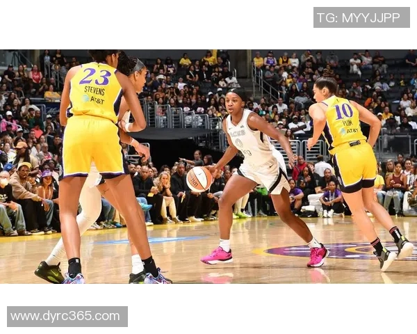 王牌与火花精彩对决比赛记录回顾及精彩瞬间分析