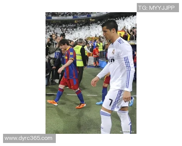 梅西与卡纳瓦罗的巅峰对决：足球历史上的传奇碰撞与荣耀之路