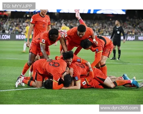 天津与恒大激战正酣比分悬念不断球迷期待精彩逆转瞬间