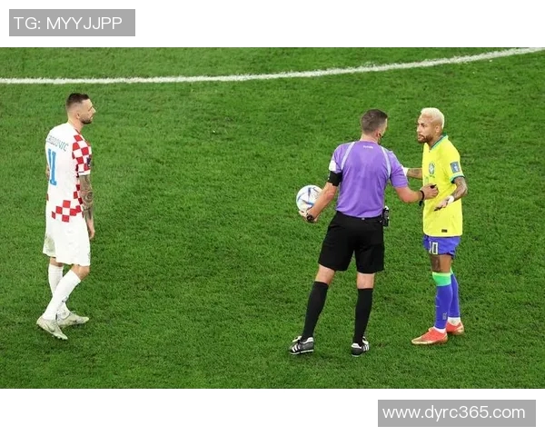 巴西与哥伦比亚激战成平局足球盛宴引发球迷热议