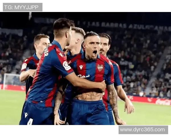 布赖顿与伯明翰的精彩对决揭示英冠联赛的激烈竞争与球队实力较量