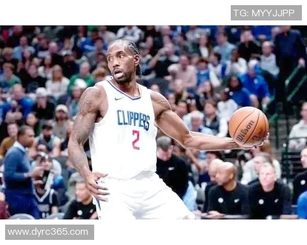 马刺与快船激战第三场争夺季后赛晋级关键战役的精彩回顾与分析