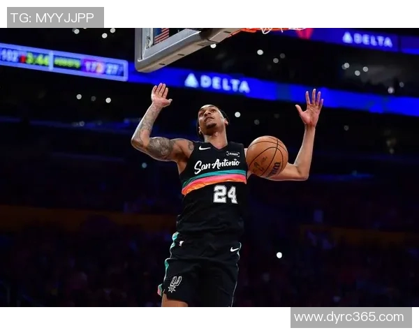 篮球明星如何运用技巧与速度在比赛中轻松过人展现个人魅力与团队配合